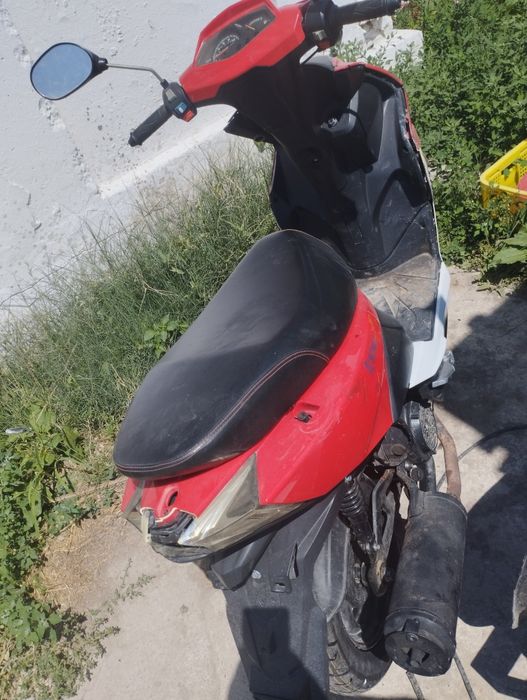 Skuter sotiladi 125cc mator