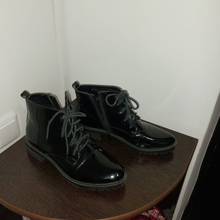 Продам женскую обувь