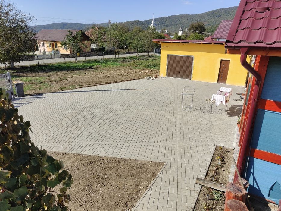 Pavaj și spații verzi