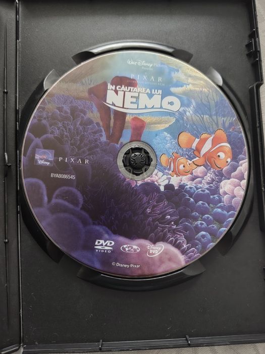 Vând DVD cu filmul în căutarea lui Nemo.