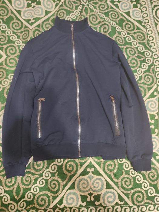 Продам спортивный костюм