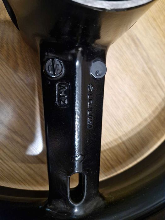 Janta Suzuki GSX-R 600, 750 și 1000 K3-K5 sau SV 1000 K3-K7.