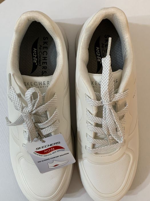 Кроссовки SKECHERS          ортопедическая стелька ArchFit