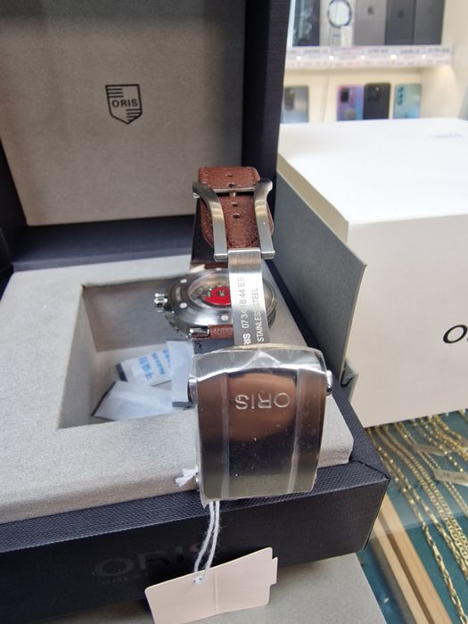 Amanet Vitan 107 / Oris Aquis Date / Nou