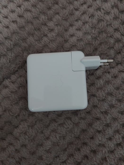 Încărcător Apple 96W USB-C (A2166) defect – Pentru piese / reparații