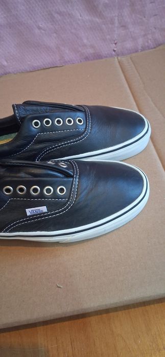 Teniși din piele Vans mărimea 40,5