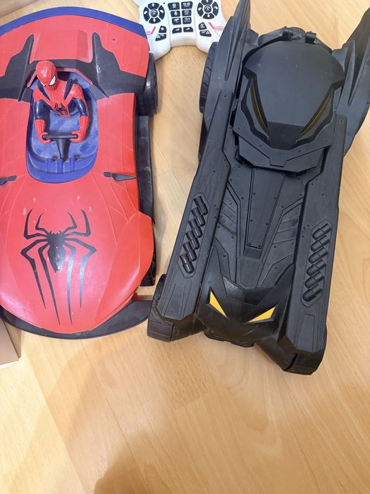 Masini spiderman si Batman
