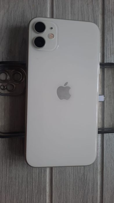Продам айфон 11 идеал