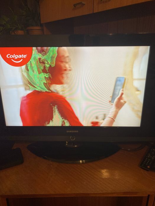 Продавам телевизор Samsung