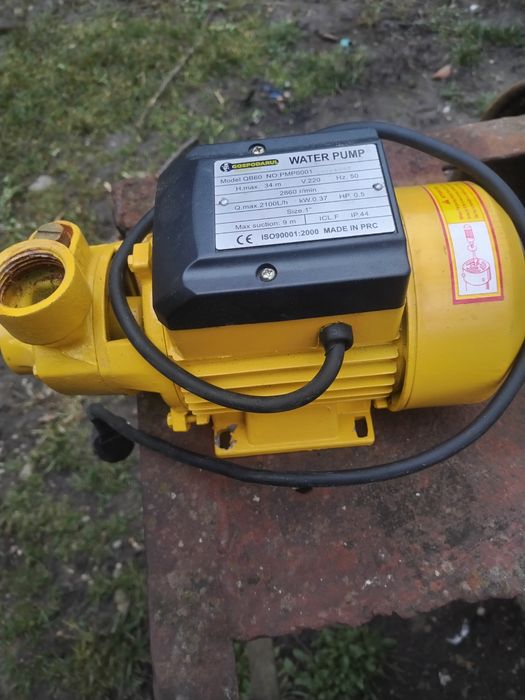 Vând pompa funcțională