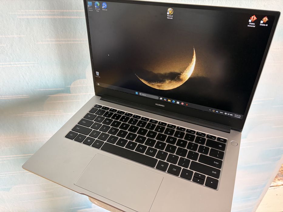 Лап топ huawei Ryzen 7, 8GB RAM,512 Gb SSD