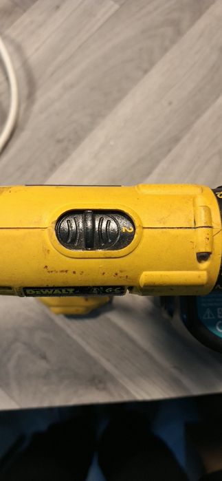 Винтоверт DEWALT