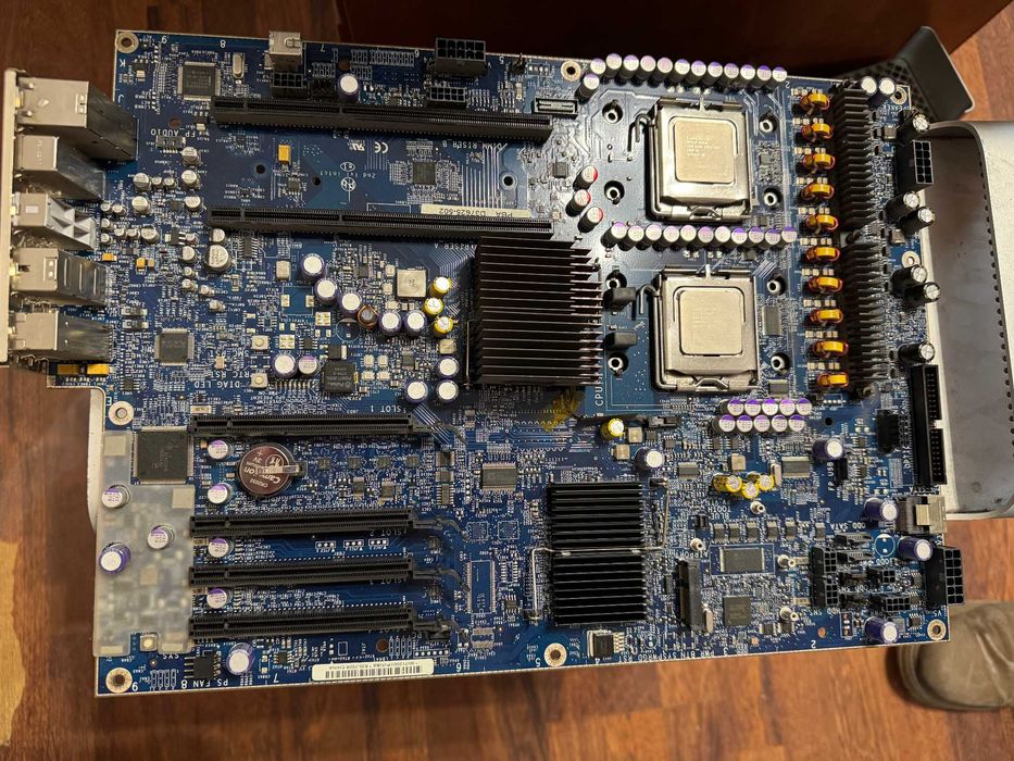 Материнская плата Apple Mac Pro 2009