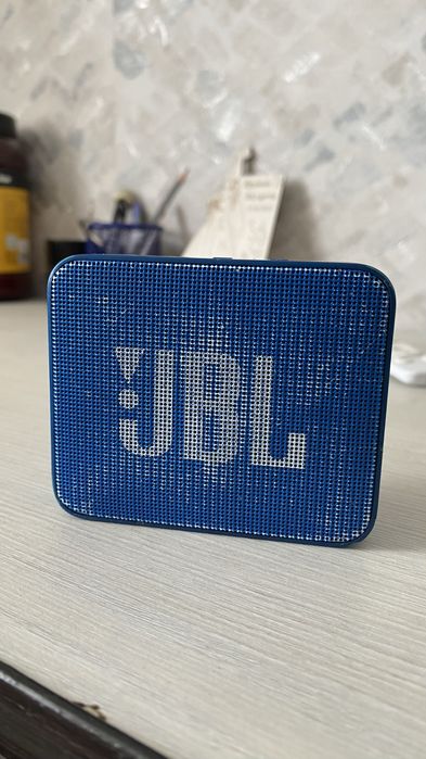 Продам блютуз колонку JBL GO2