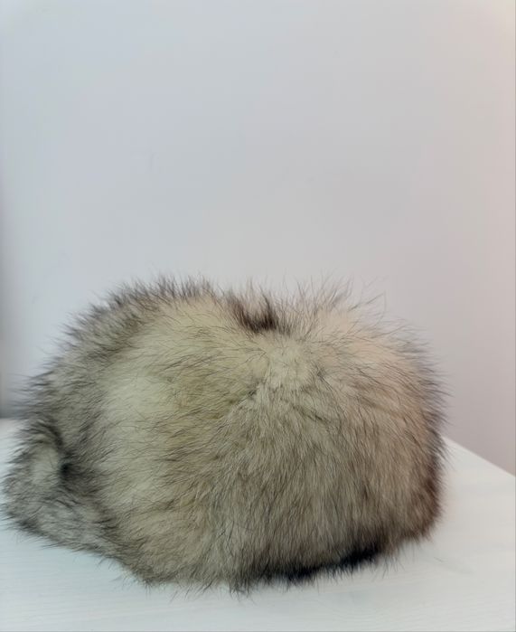 Caciula blana naturala + guler cadou