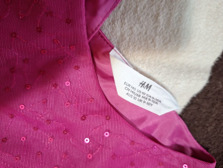 De vânzare rochiță H&M cu paiete