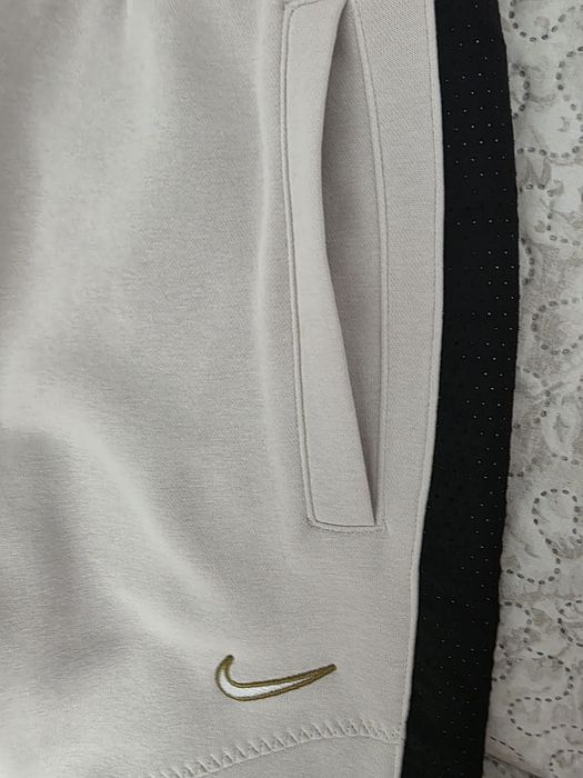 Pantaloni Nike Crem