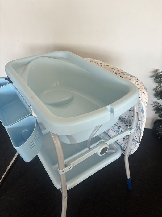 Cadita bebe cu masa de infasat Chicco