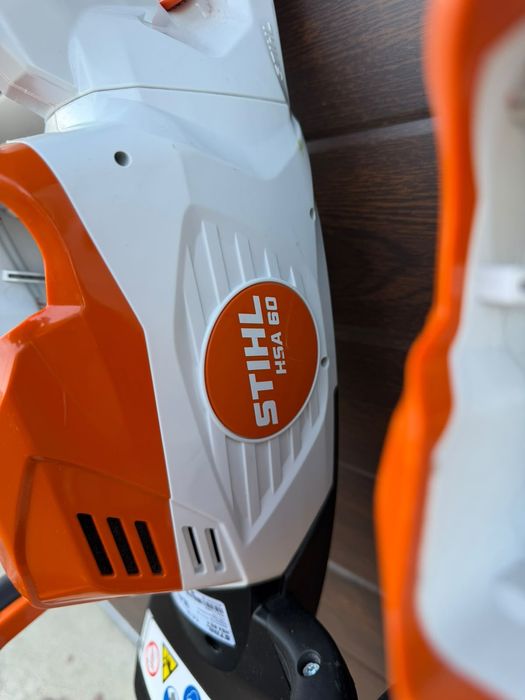Stihl foarfeca de tuns gard viu pe acumulator