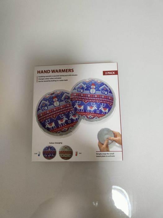 Лот. Два броя топли чорапки и грейка за ръце с гел два броя.