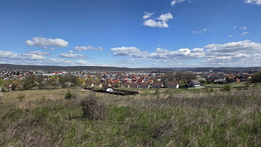 Teren intravilan construibil, parcelat  -Pozitie Fabuloasa!