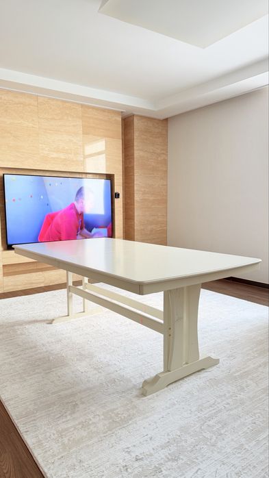 Стол 2 метра(в раздвижном ввиде 3 метра)