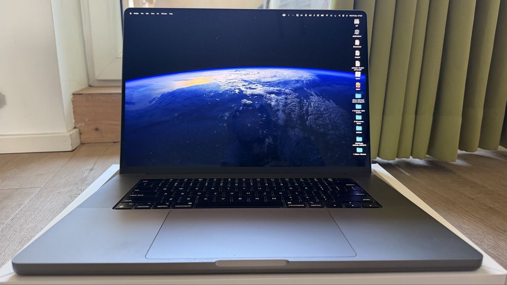 Macbook pro M1, 16 inch, 16gb, 512 SSD