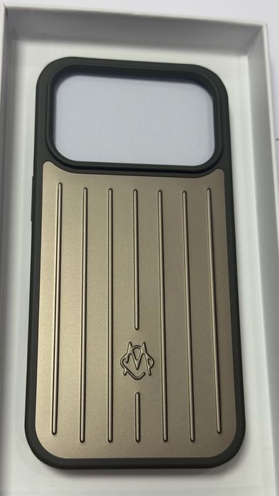RIMOWA Aluminium Case за iPhone 17 Pro / 17 Pro Max | Луксозен алуминиев кейс | Нов