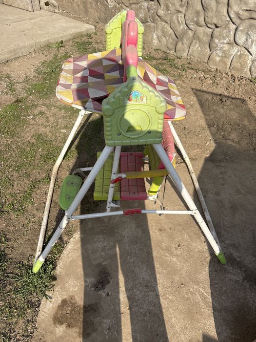 Детский столик и качелька