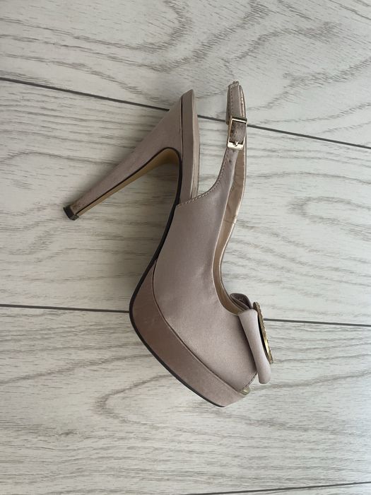 Обувки на ток