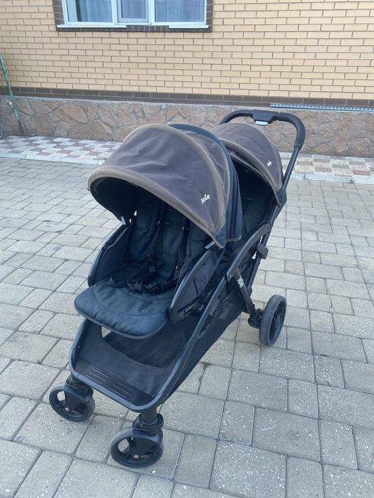 Продам коляску для двойни