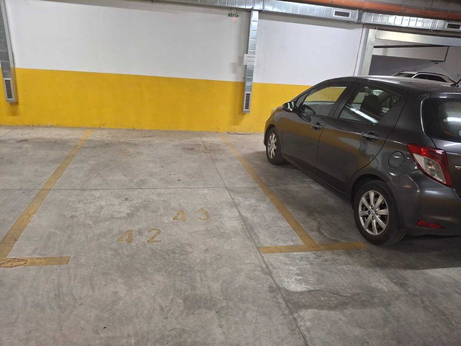 Продава се Тристаен апартамент в Варна, Автогара - 110 кв.м за 3182 €/кв.м - Снимка #10