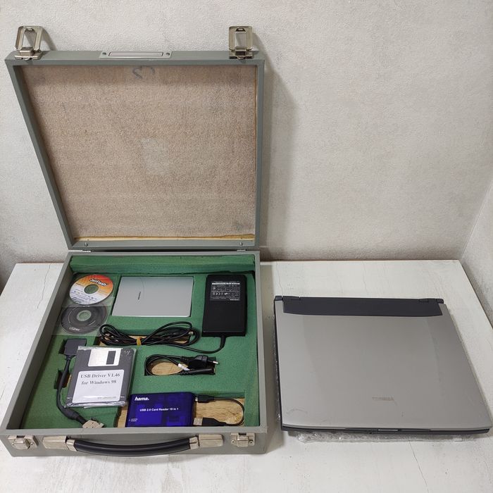 Ноутбук Ретро Toshiba