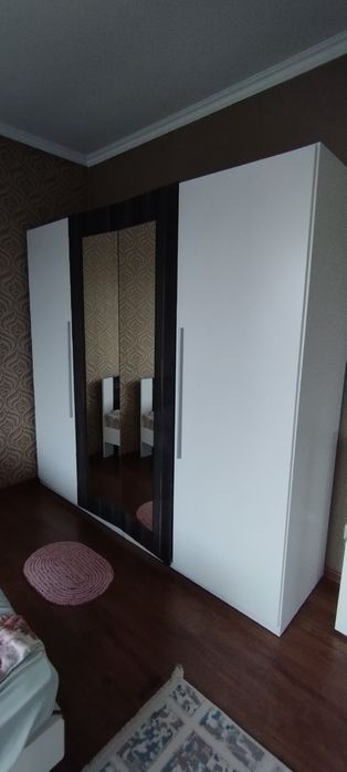 Кровать , шкаф, камод