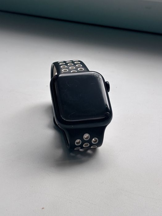 Apple Watch SE (44mm)