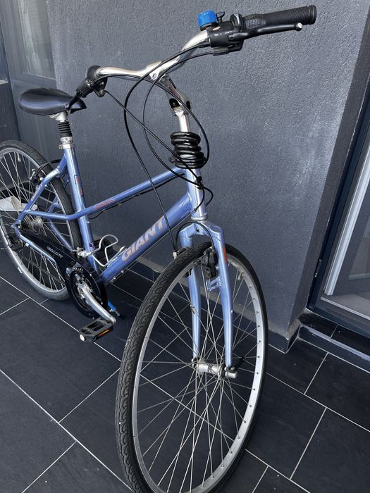 Bicicleta Giant mov metalic