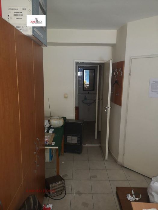 Дава се под наем Офис в Варна, Лятно кино Тракия - 40 кв.м за 400 € - Снимка #2