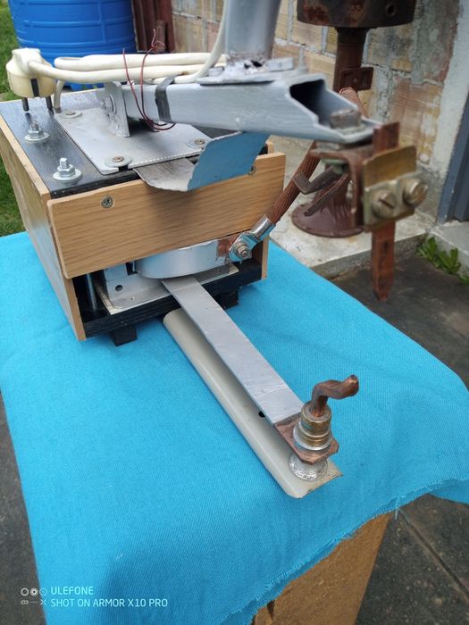 Апарат за точкова заварка