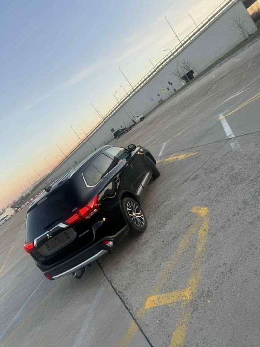 Mitsubishi Outlander SUV 7 locuri import Germania An 2018 Euro6