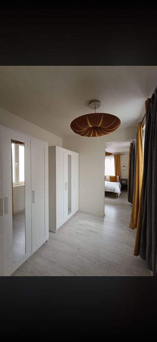 Închiriez casă zona centru-curte proprie