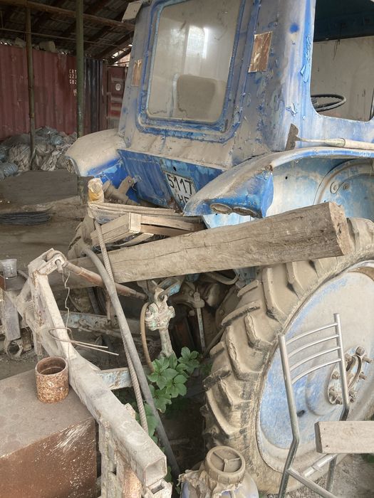 traktor sotiladi