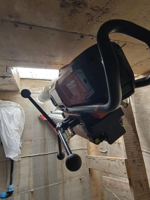 Диамантено пробиване / пробиване на отвори