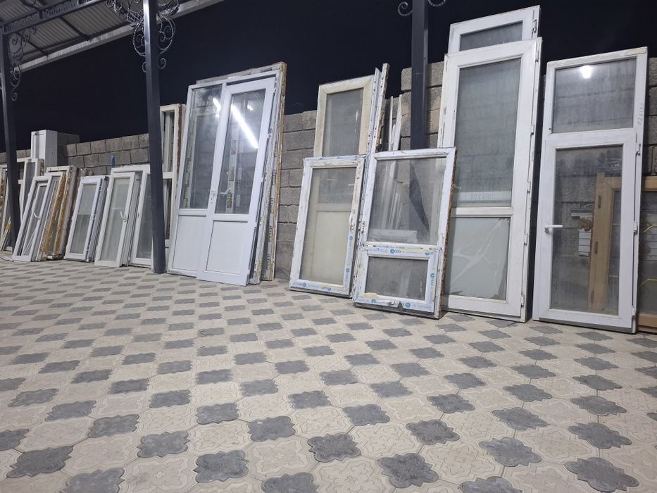 Пластик терезелер сатылады