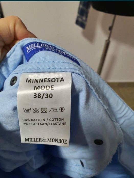 Pantaloni barbatesti, bumbac, model usor slim;