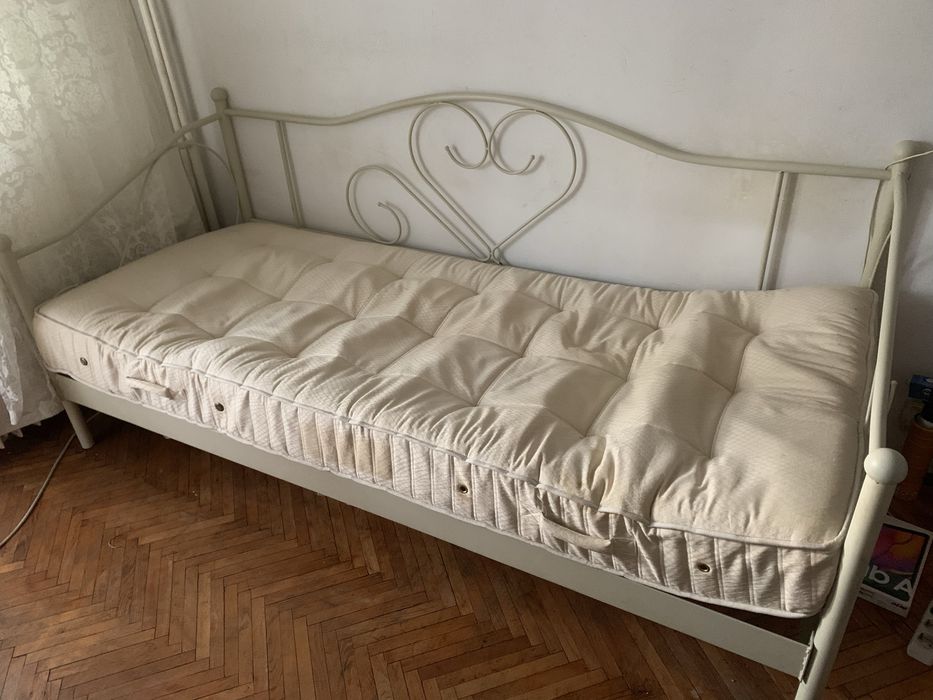 Vând pat cu saltea impreună
