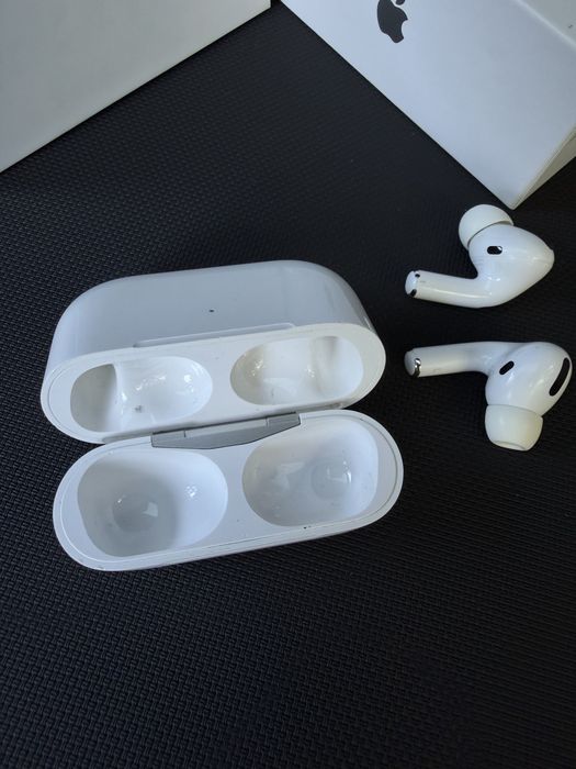 Продам Apple AirPods Pro
