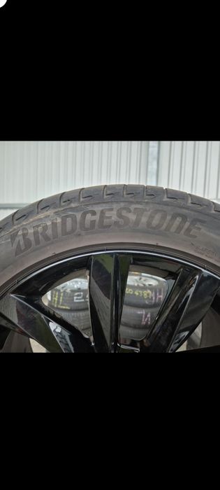 Anvelope Bridgestone 255 45 18 de vara