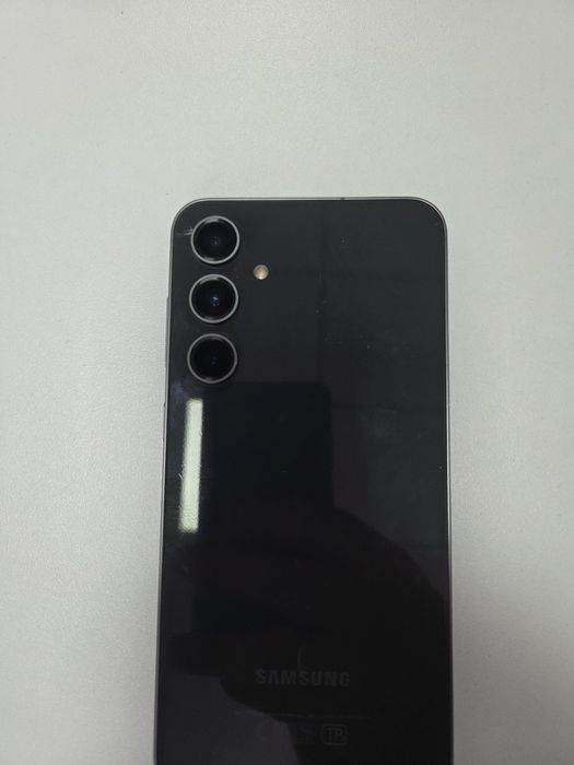 Продаю Samsung S23fe