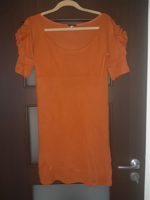 Bluze din lână, ambele 60lei