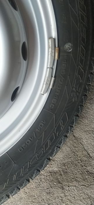 Продам диски с резиной на ниву